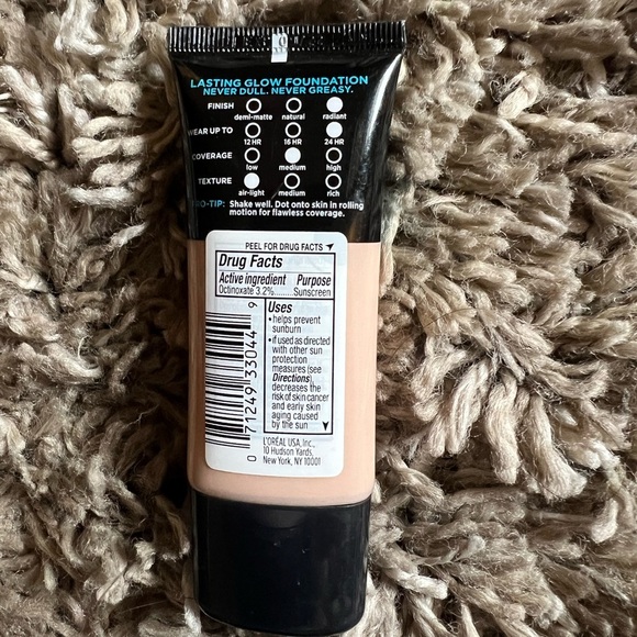 NWT L’Oréal Paris infallible pro-glow foundation - Picture 3 of 3